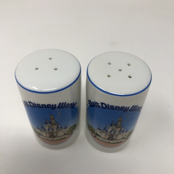 Cinderellas Castle Salt Pepper Shaker Walt Disney World 2.5" Made in Japan - Picture 2 of 8